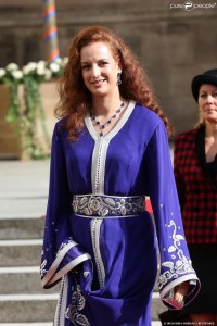 961133-letizia-et-felipe-d-espagne-sortant-de-950x0-1