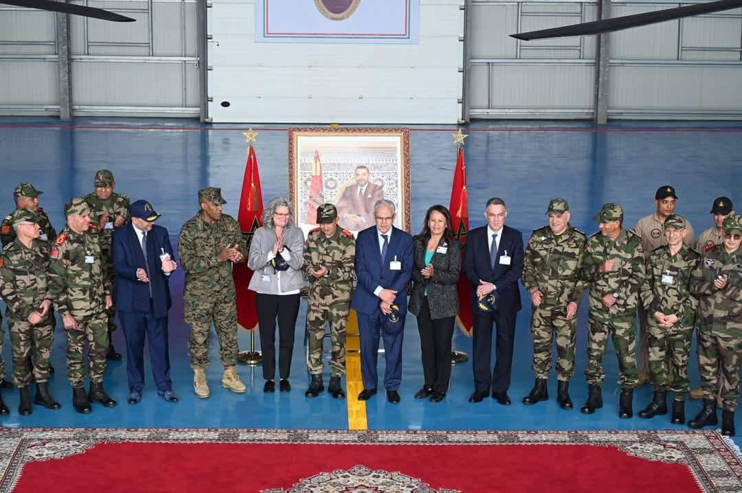 من حفل تسليم مروحيات الأباتشي المغربية في القاعدة الجوية الأولى ب سلا بحظور شخصيات عسكرية ومدنية كبيرة من الجانب المغربي والأمريكي